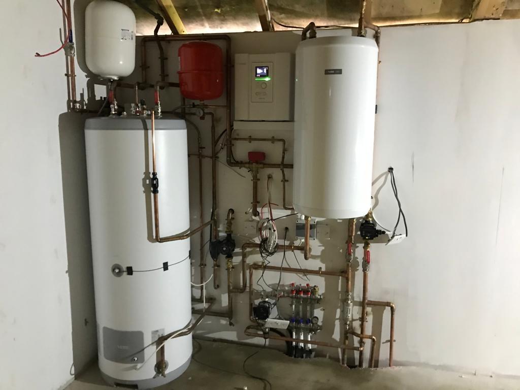 Heat pump cylinder and controller